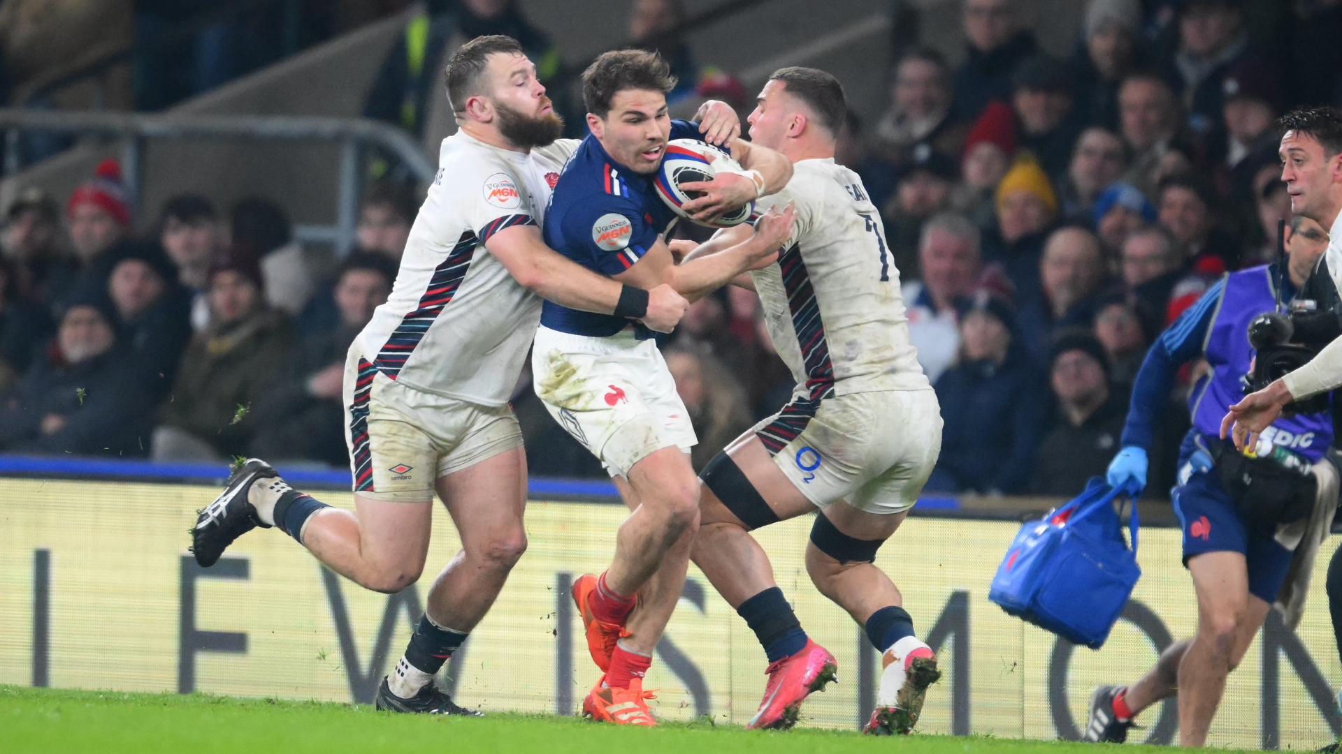 Les Bleus perdent le bras de fer face à l’Angleterre