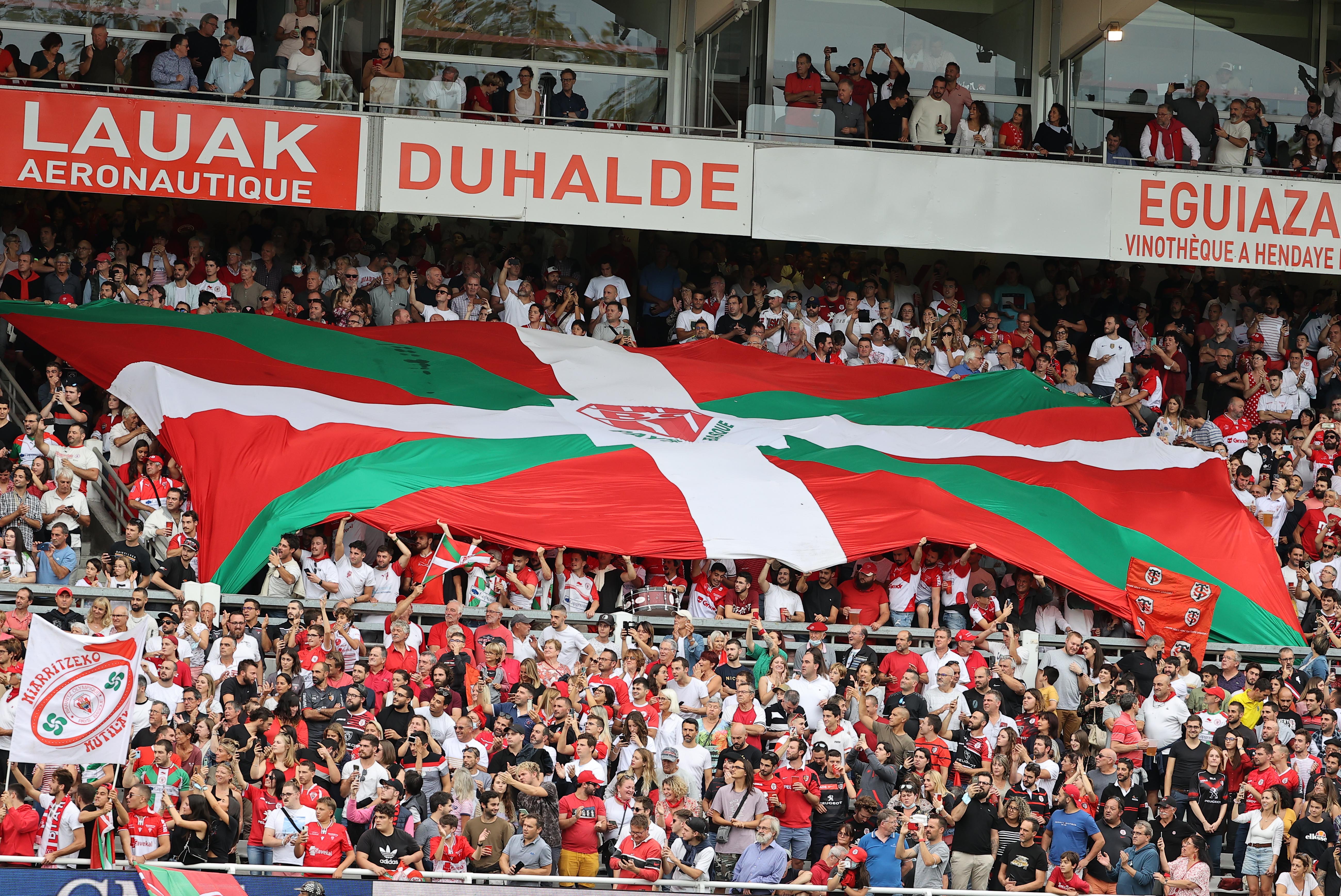 Histoire de blason : Biarritz Olympique, de la tradition basque à l’élégance moderne