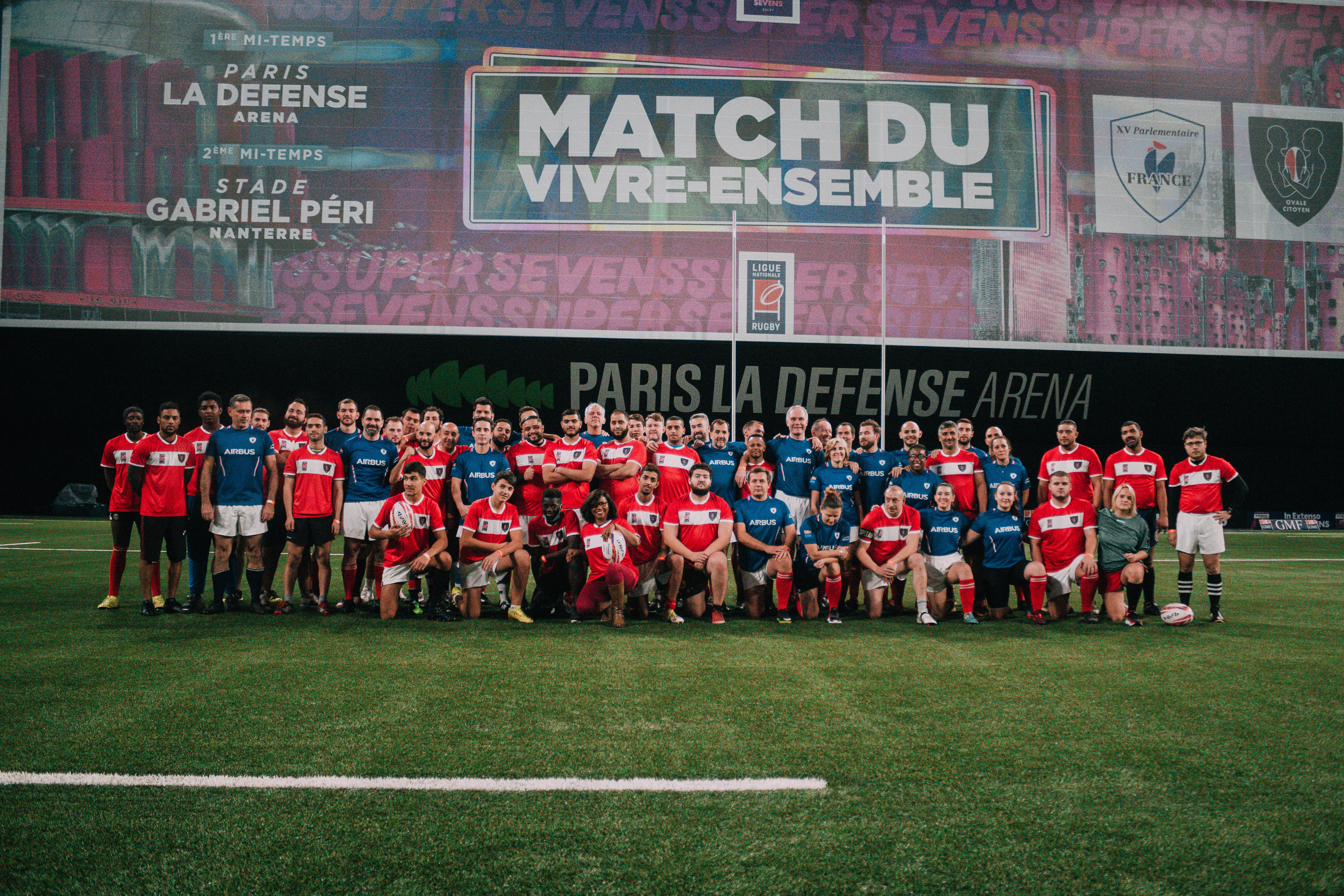 IN EXTENSO SUPERSEVENS –  MATCH DU VIVRE-ENSEMBLE LE XV PARLEMENTAIRE ET LE XV DU VIVRE-ENSEMBLE CELEBRENT LES VALEURS DU RUGBY A PARIS LA DEFENSE ARENA ET AU STADE GABRIEL PERI