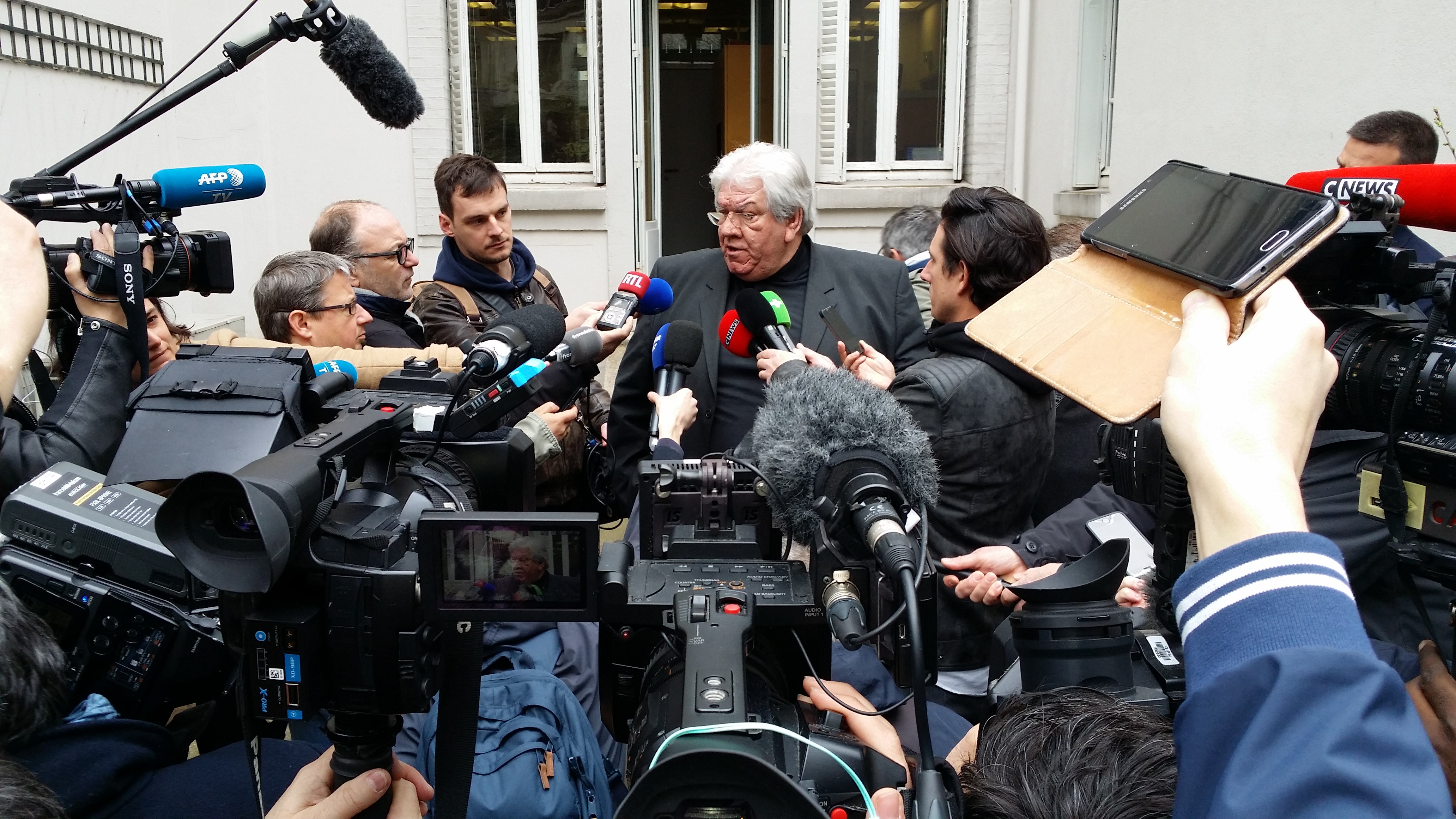 CP LNR - Réunion des parties prenantes du Stade Français Paris et du Racing 92 à la Ligue Nationale de Rugby